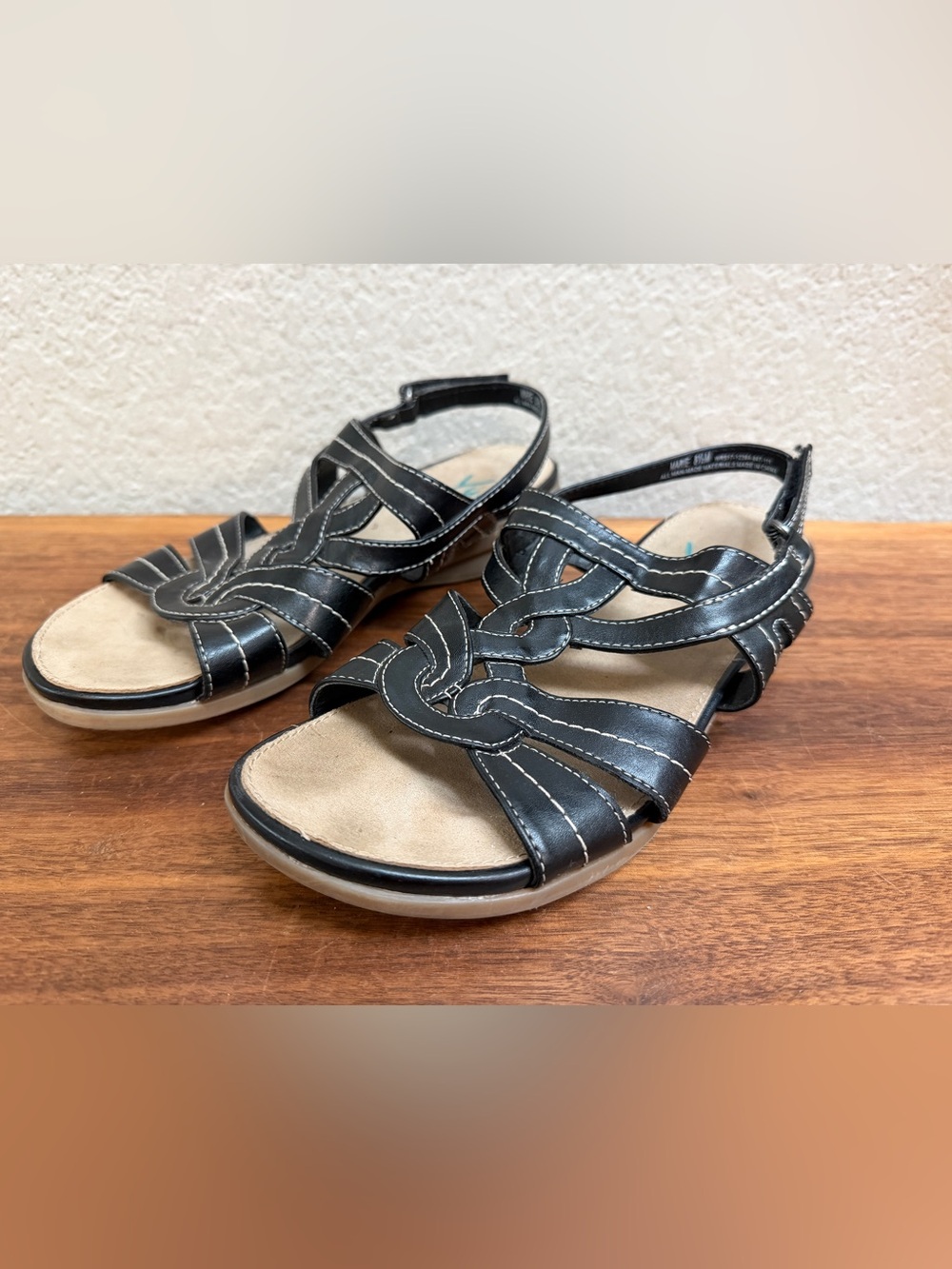 Yuu women’s 8.5 Marie black sandals